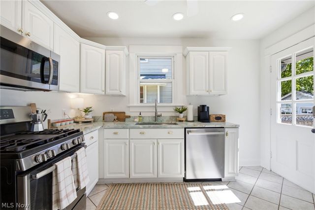 1348 Saint Charles Avenue, Lakewood, OH 44107