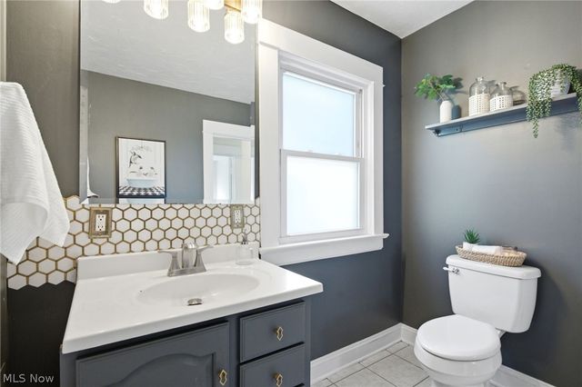 1348 Saint Charles Avenue, Lakewood, OH 44107