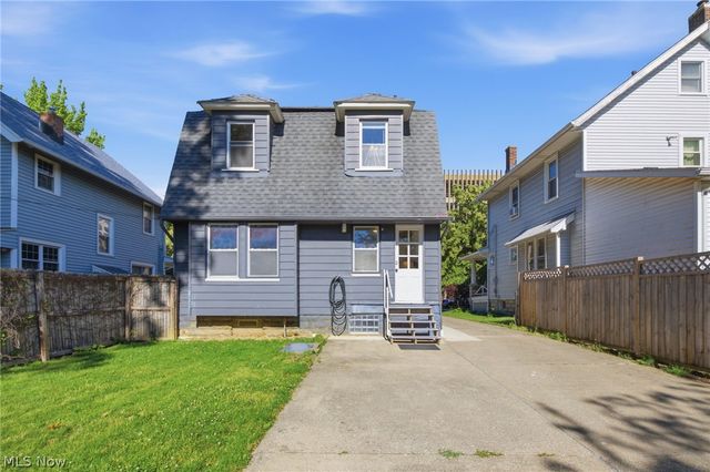 1348 Saint Charles Avenue, Lakewood, OH 44107