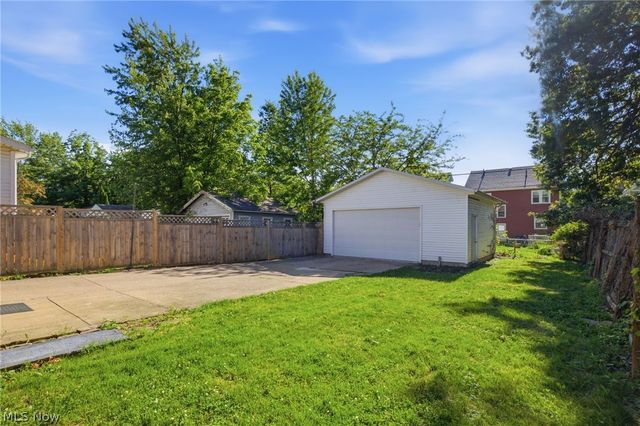 1348 Saint Charles Avenue, Lakewood, OH 44107