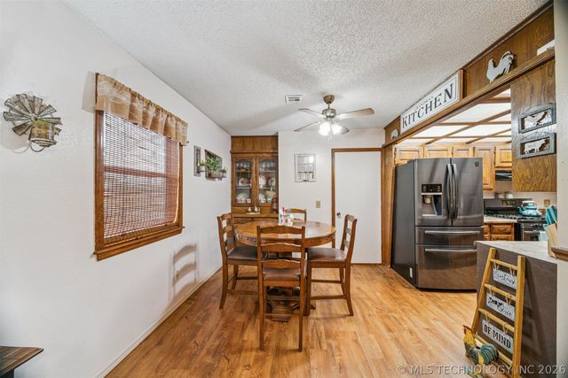 604 E Radcliff Avenue, Locust Grove, OK 74352