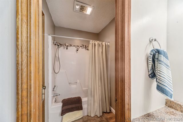 604 E Radcliff Avenue, Locust Grove, OK 74352