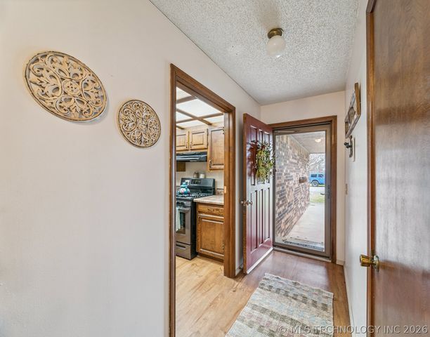 604 E Radcliff Avenue, Locust Grove, OK 74352