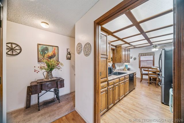 604 E Radcliff Avenue, Locust Grove, OK 74352