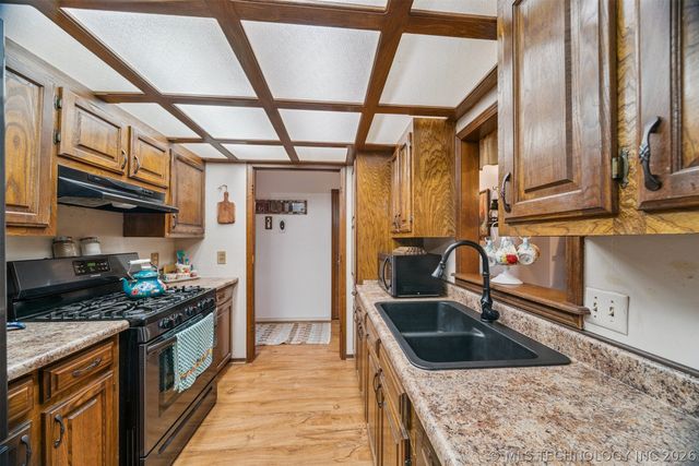 604 E Radcliff Avenue, Locust Grove, OK 74352