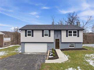 14287 Valley View Dr, North Huntingdon, PA 15131