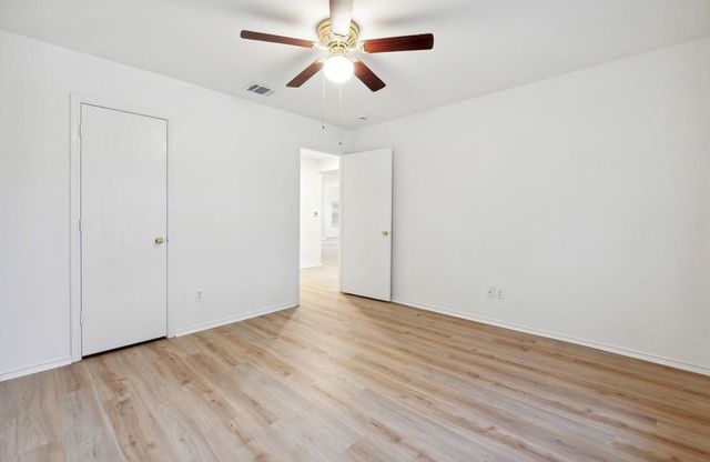 1611 Sunnycrest CIR, New Braunfels, TX 78130