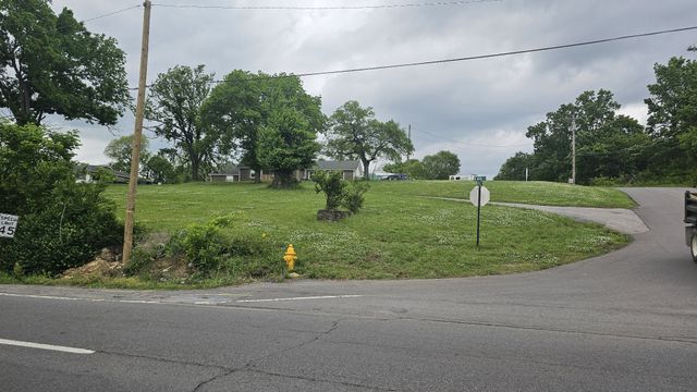 198 Cranwill Dr, Hendersonville, TN 37075