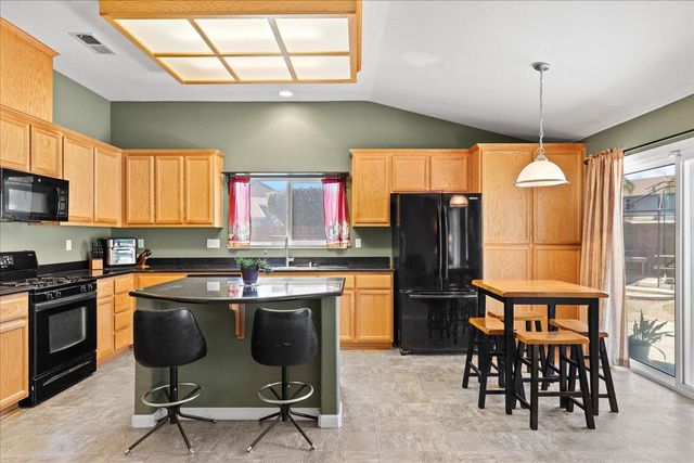 2901 Gambler Hill Ct, Riverbank, CA 95367