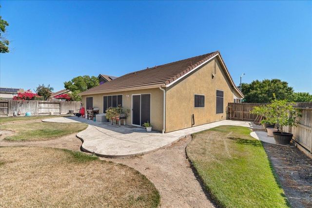 2901 Gambler Hill Ct, Riverbank, CA 95367