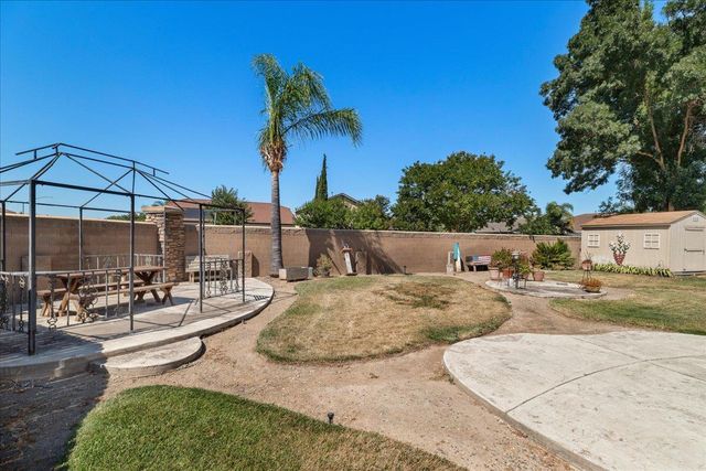 2901 Gambler Hill Ct, Riverbank, CA 95367