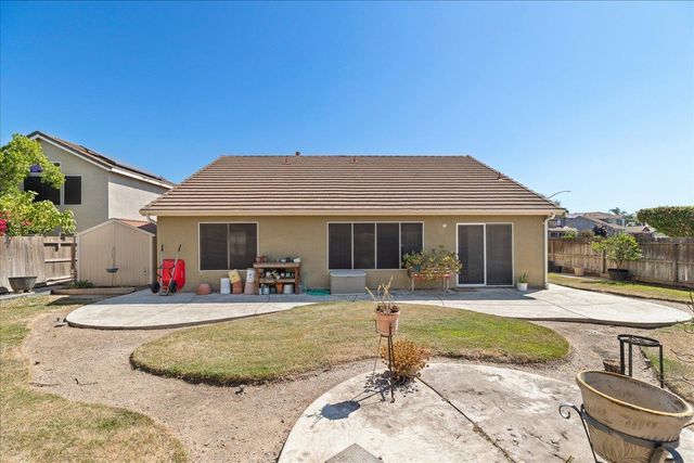 2901 Gambler Hill Ct, Riverbank, CA 95367