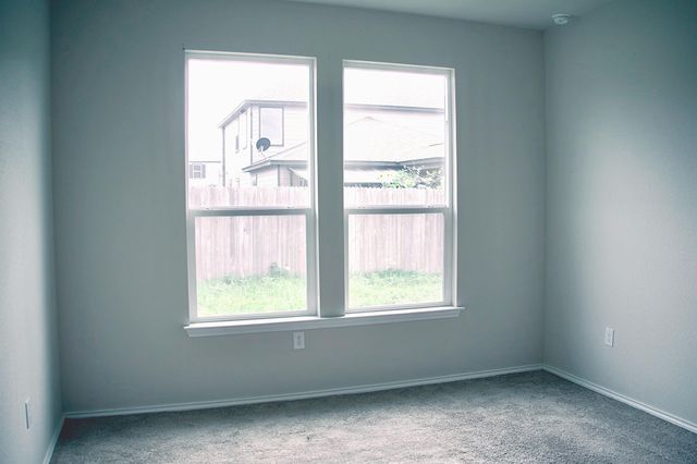 211 Pitkin DR, Lockhart, TX 78644