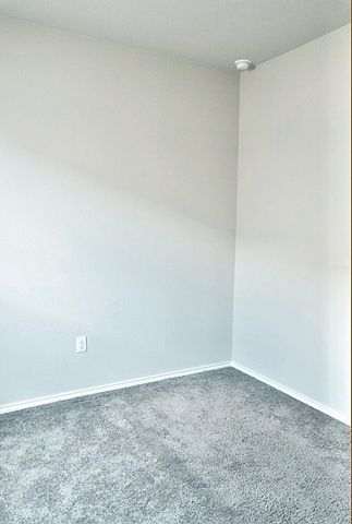 211 Pitkin DR, Lockhart, TX 78644