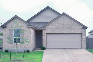 211 Pitkin DR, Lockhart, TX 78644
