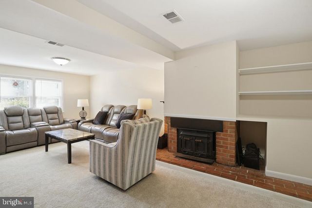 13203 DELANEY RD, Woodbridge, VA 22193