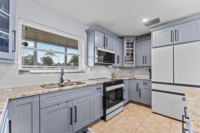 4481 SW 37TH Avenue, Dania Beach, FL 33312