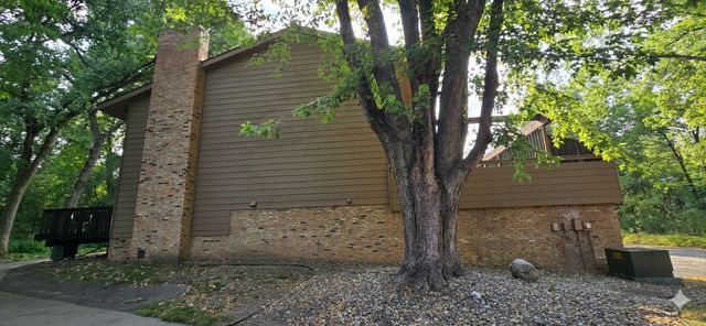 82 Birnamwood Drive, Burnsville, MN 55337