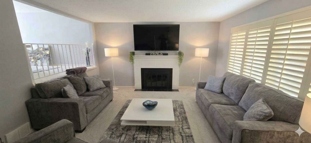 82 Birnamwood Drive, Burnsville, MN 55337