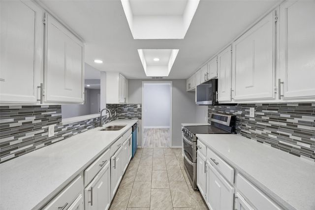 831 Kelso Drive, Dallas, TX 75211