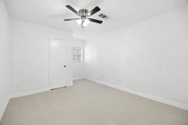 831 Kelso Drive, Dallas, TX 75211