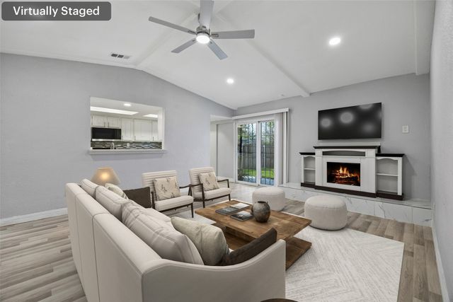 831 Kelso Drive, Dallas, TX 75211