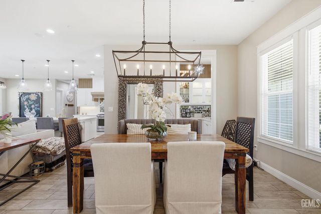 3406 Wicklow Court, Bakersfield, CA 93314