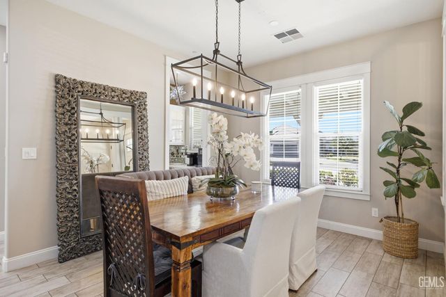 3406 Wicklow Court, Bakersfield, CA 93314
