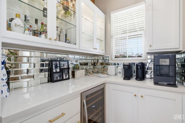 3406 Wicklow Court, Bakersfield, CA 93314