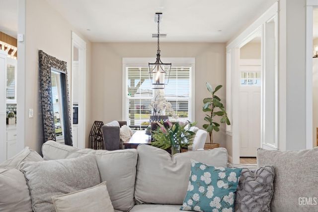 3406 Wicklow Court, Bakersfield, CA 93314