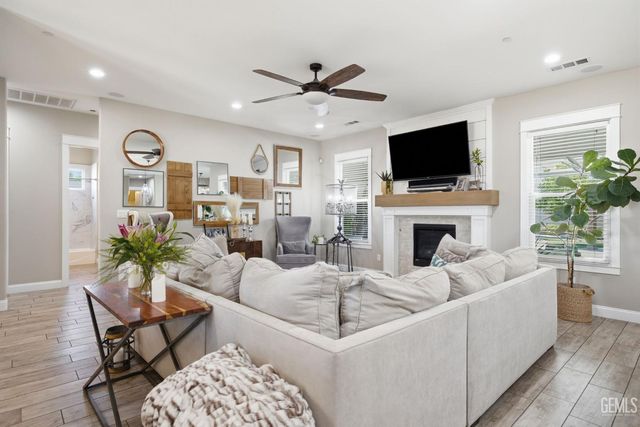 3406 Wicklow Court, Bakersfield, CA 93314