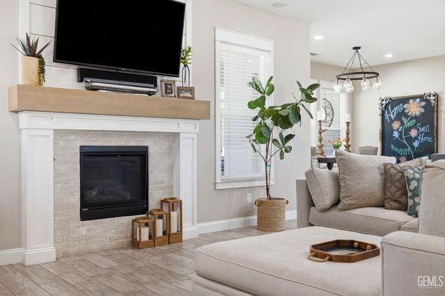 3406 Wicklow Court, Bakersfield, CA 93314