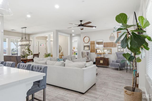 3406 Wicklow Court, Bakersfield, CA 93314