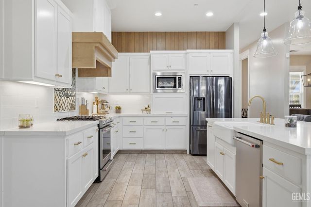 3406 Wicklow Court, Bakersfield, CA 93314