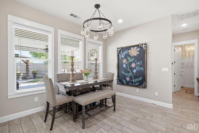 3406 Wicklow Court, Bakersfield, CA 93314