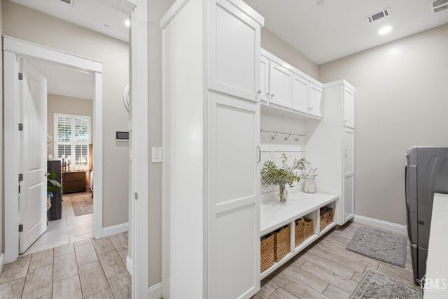 3406 Wicklow Court, Bakersfield, CA 93314