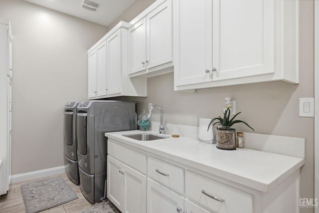 3406 Wicklow Court, Bakersfield, CA 93314