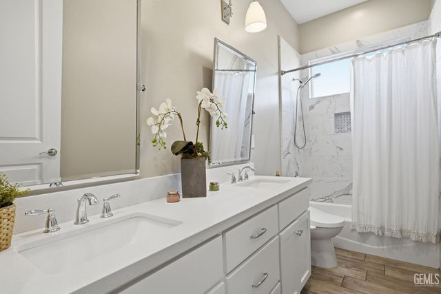 3406 Wicklow Court, Bakersfield, CA 93314