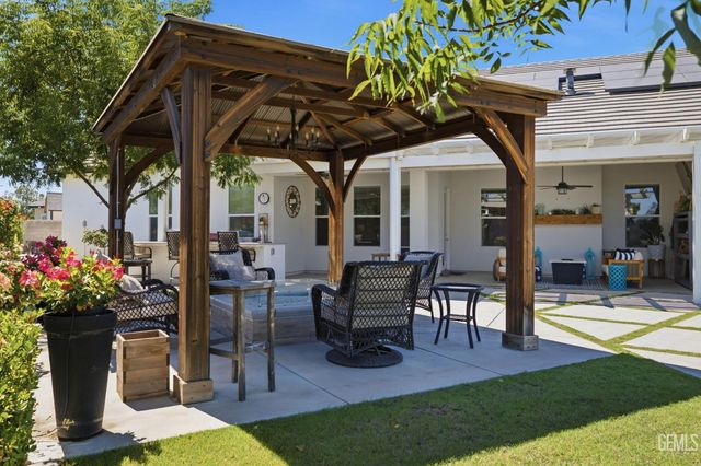 3406 Wicklow Court, Bakersfield, CA 93314