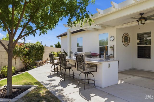 3406 Wicklow Court, Bakersfield, CA 93314