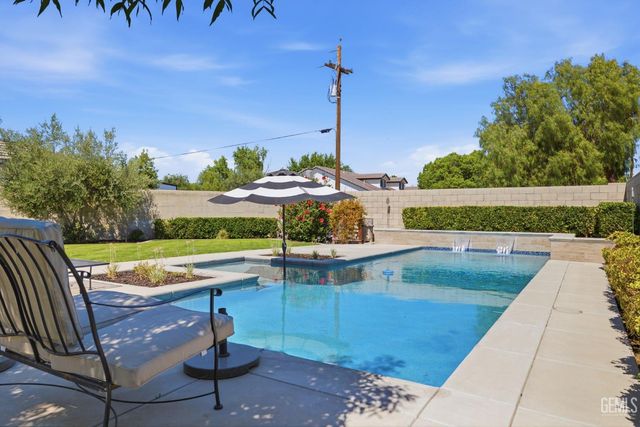 3406 Wicklow Court, Bakersfield, CA 93314