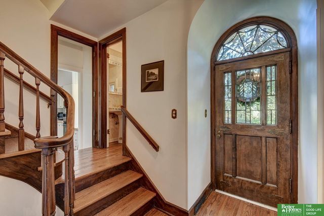 1720 N 52 Street, Omaha, NE 68104