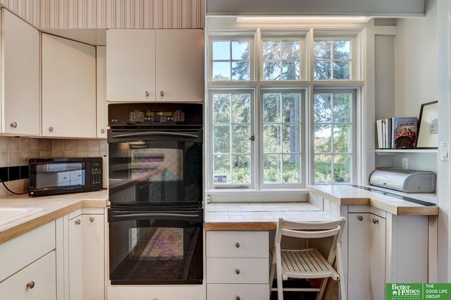 1720 N 52 Street, Omaha, NE 68104