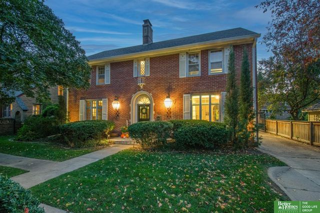 1720 N 52 Street, Omaha, NE 68104