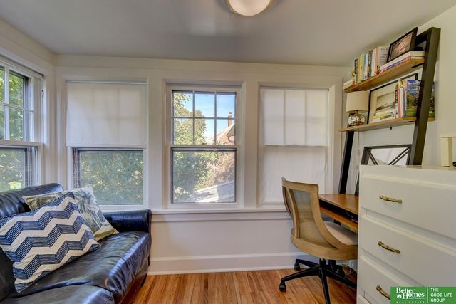 1720 N 52 Street, Omaha, NE 68104