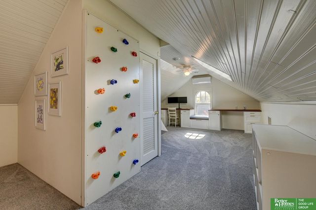 1720 N 52 Street, Omaha, NE 68104