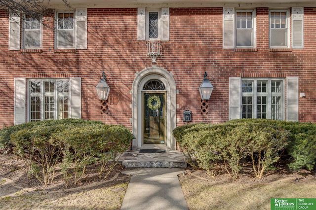 1720 N 52 Street, Omaha, NE 68104