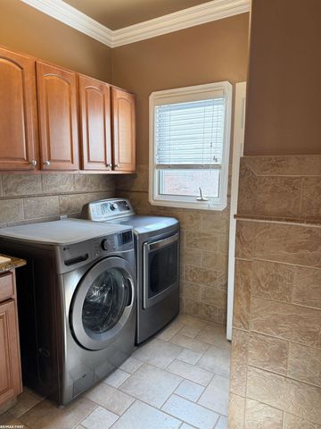 50068 Basil Drive, Macomb, MI 48044