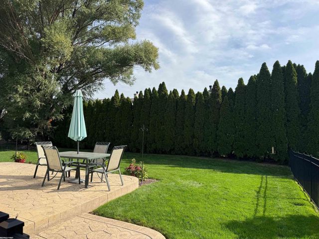 50068 Basil Drive, Macomb, MI 48044