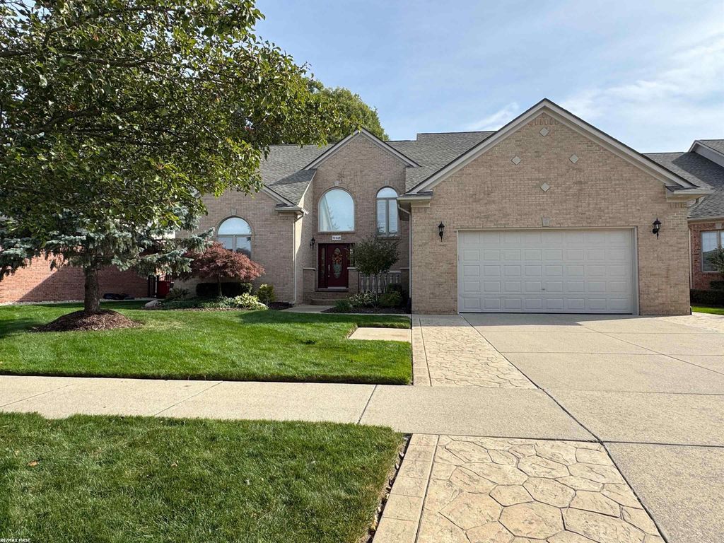 50068 Basil Drive, Macomb, MI 48044